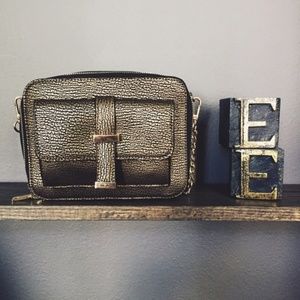 ⚠️$20⚠️  Melie Bianco CROSSBODY VEGAN LEATHER bag